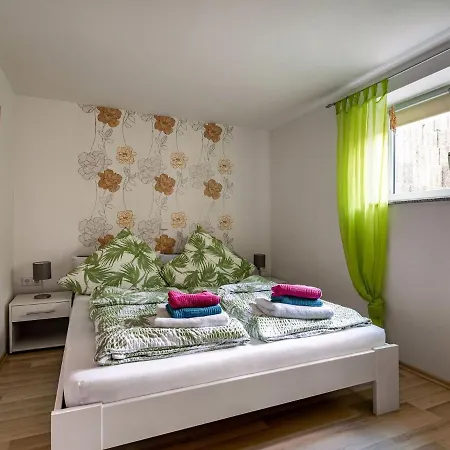 With Fenced Garden In Faid