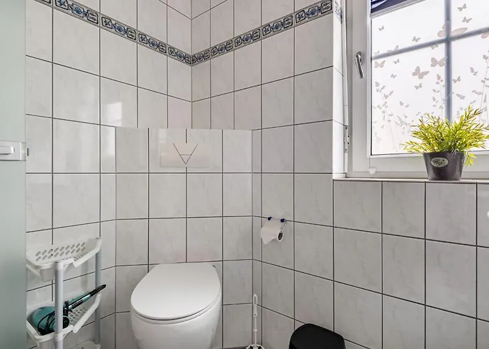 With Fenced Garden In 度假居 *