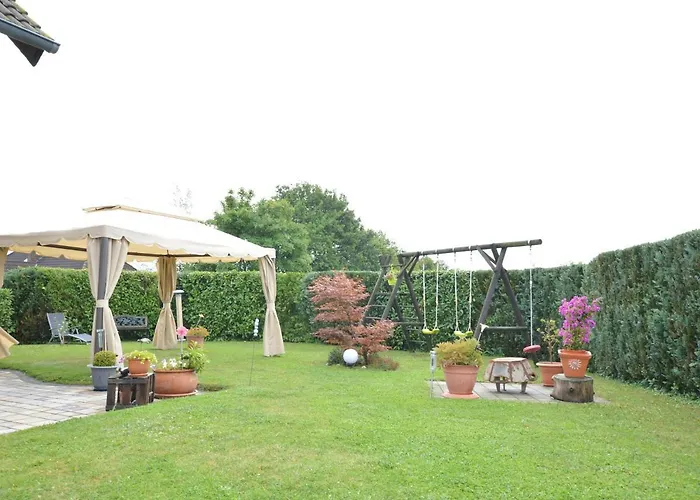 With Fenced Garden In 度假居 *